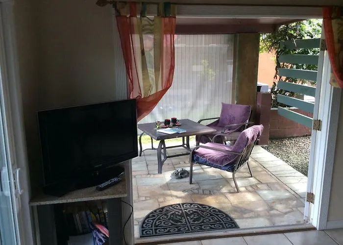Mediteranean Style Ohana Rental / Garden Bungalow In Pahoa