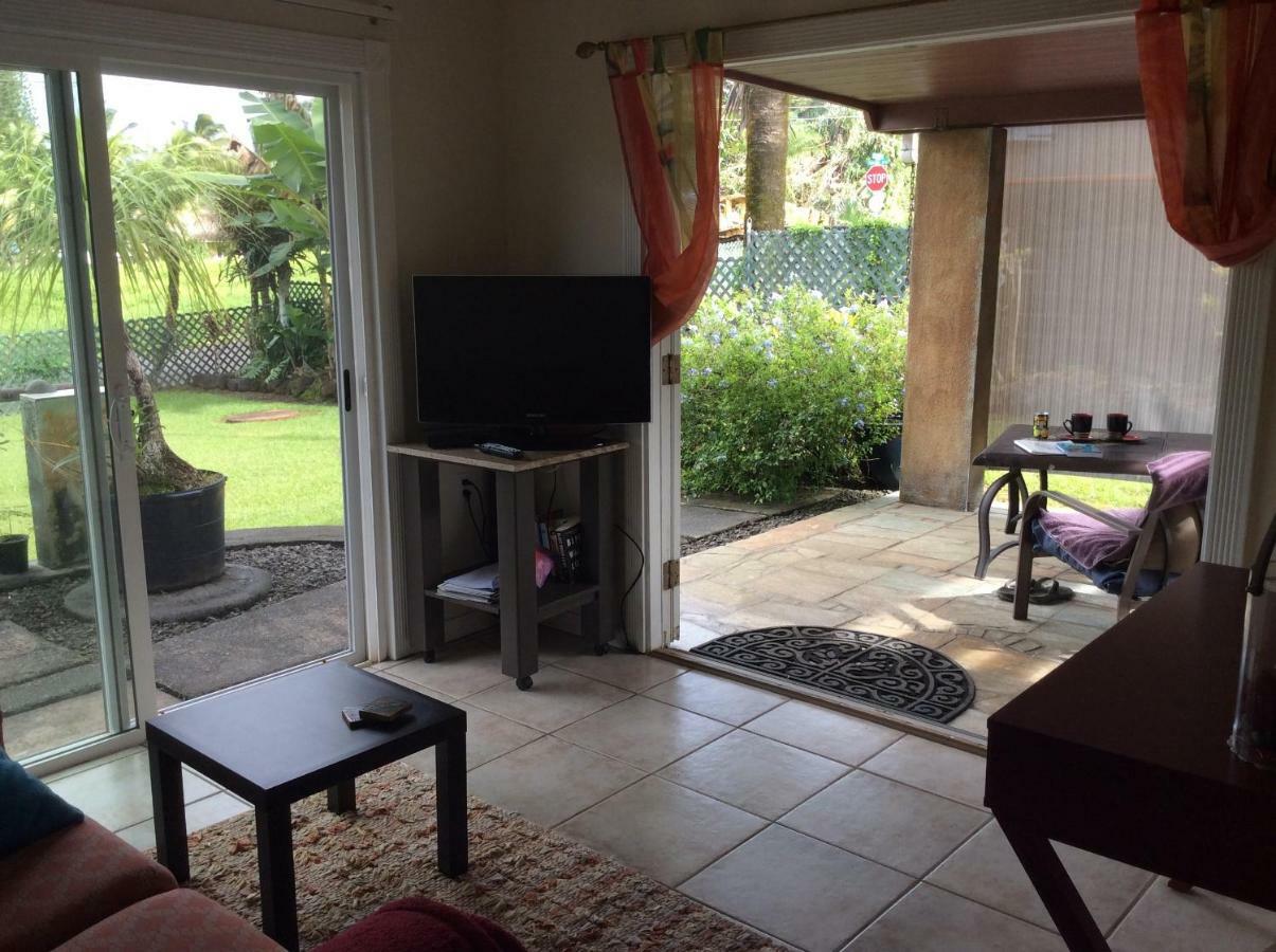 Mediteranean Style Ohana / Garden In Pahoa Honolulu Landing