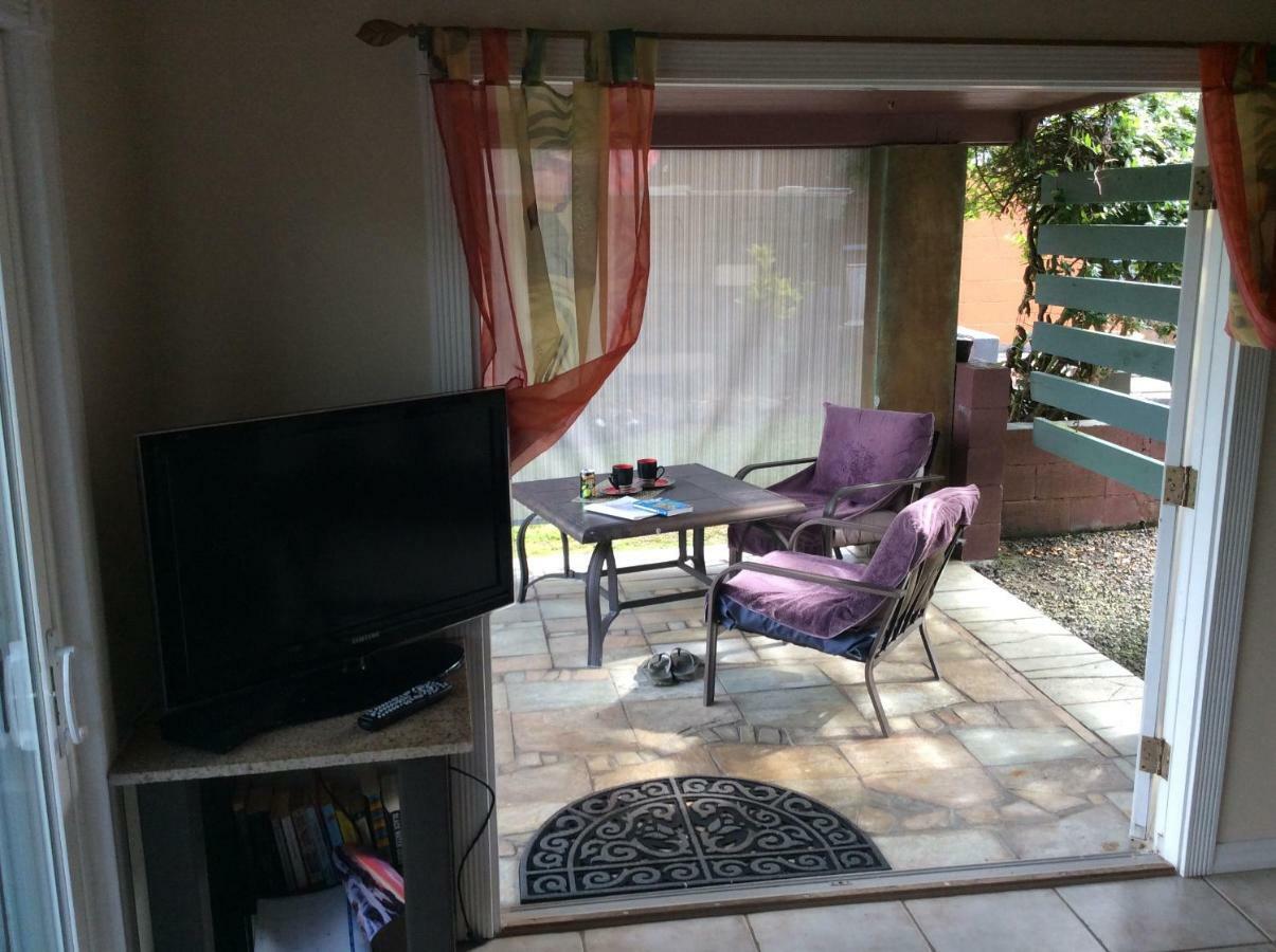 Mediteranean Style Ohana / Garden In Pahoa *